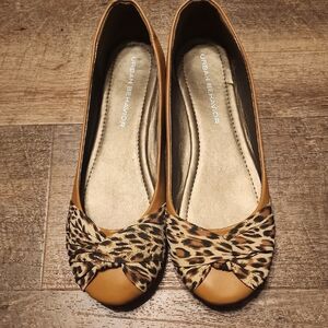 ‼️50%_5+Bundles‼️ Urban Behavior Tan and Leopard Print Flats S1